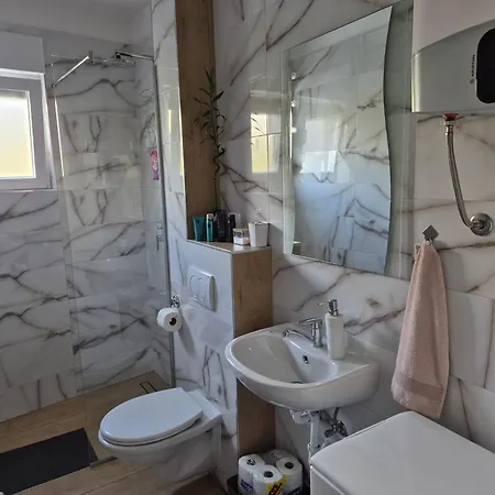 Malomi Appartement *